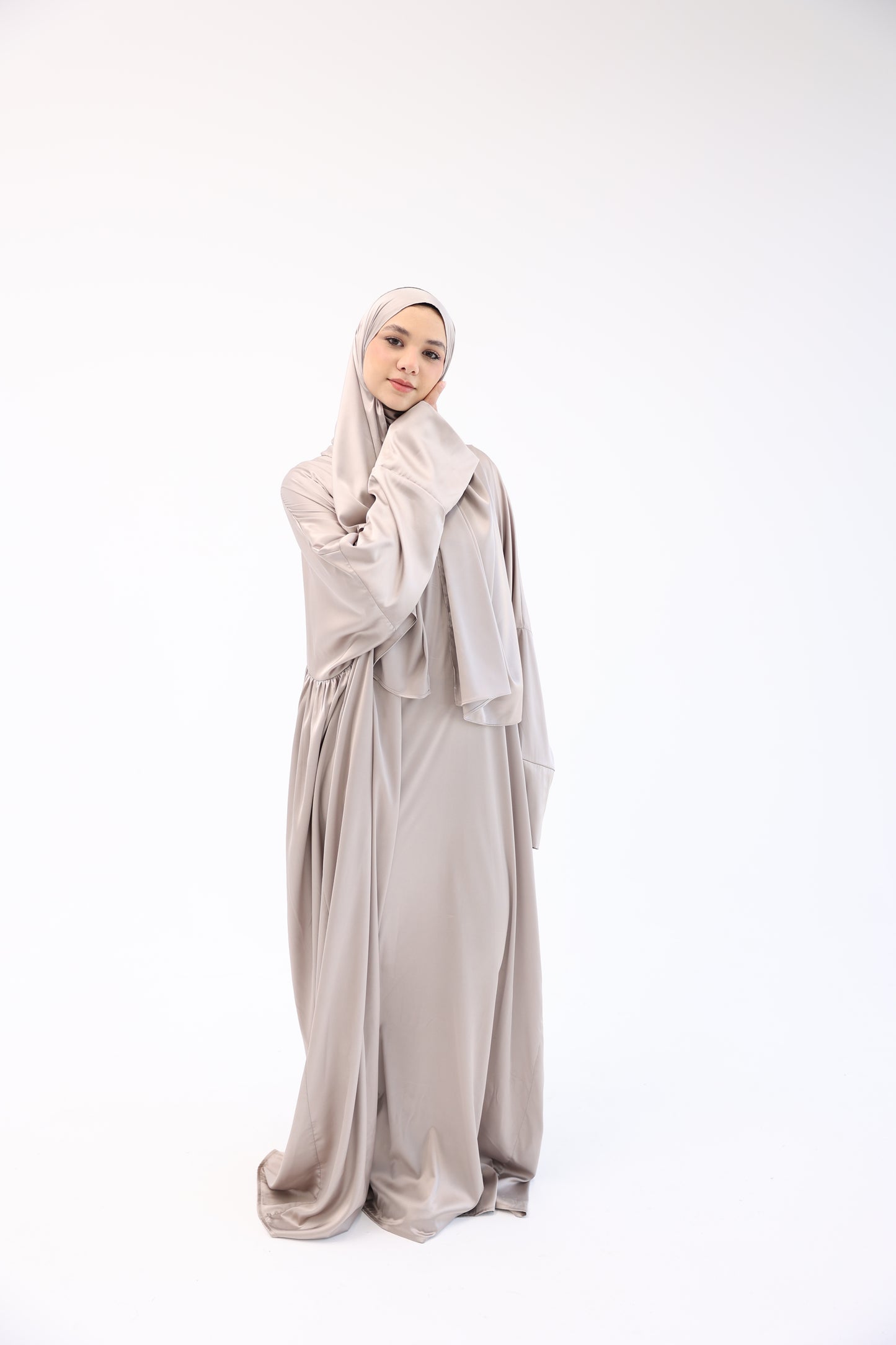 Satin Isdal (روح و ريحان)